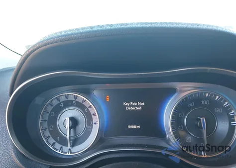 2015 Chrysler 300C z USA, uszkodzony, nr VIN 2C3CCAEGXFH779934